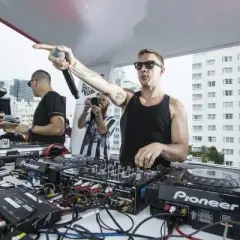 Ile zarabia DJ w klubie? Poznaj realne stawki i zwiększ dochody.