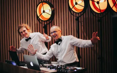 Ile kosztuje DJ? Cennik 2026, ukryte koszty i porady!