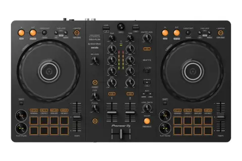 Pierwsza konsola DJ: FLX4, Numark? Wybierz idealny sprzęt!