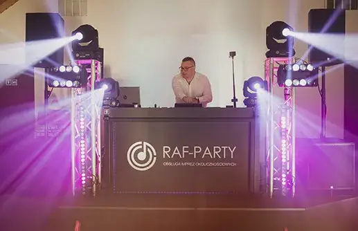 DJ na imprezie urodzinowej
