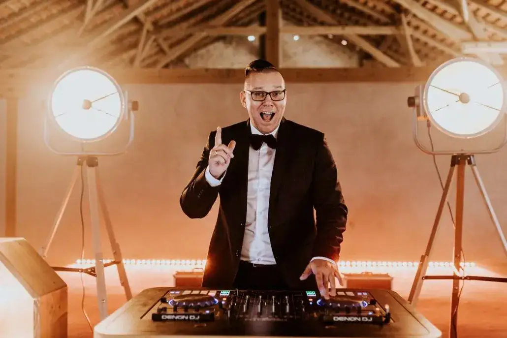 DJ na weselu, wesele muzyka, DJ konsola weselna