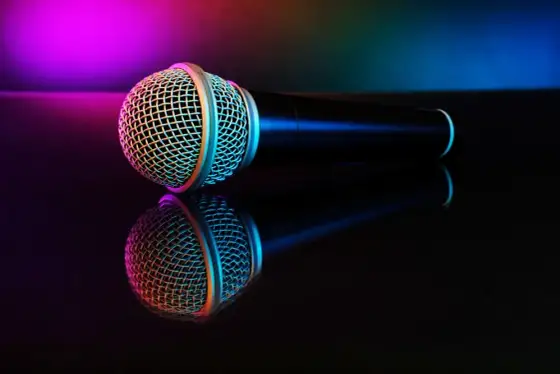 Mikrofon dla DJ-a: Jak wybrać idealny? Poradnik i ranking